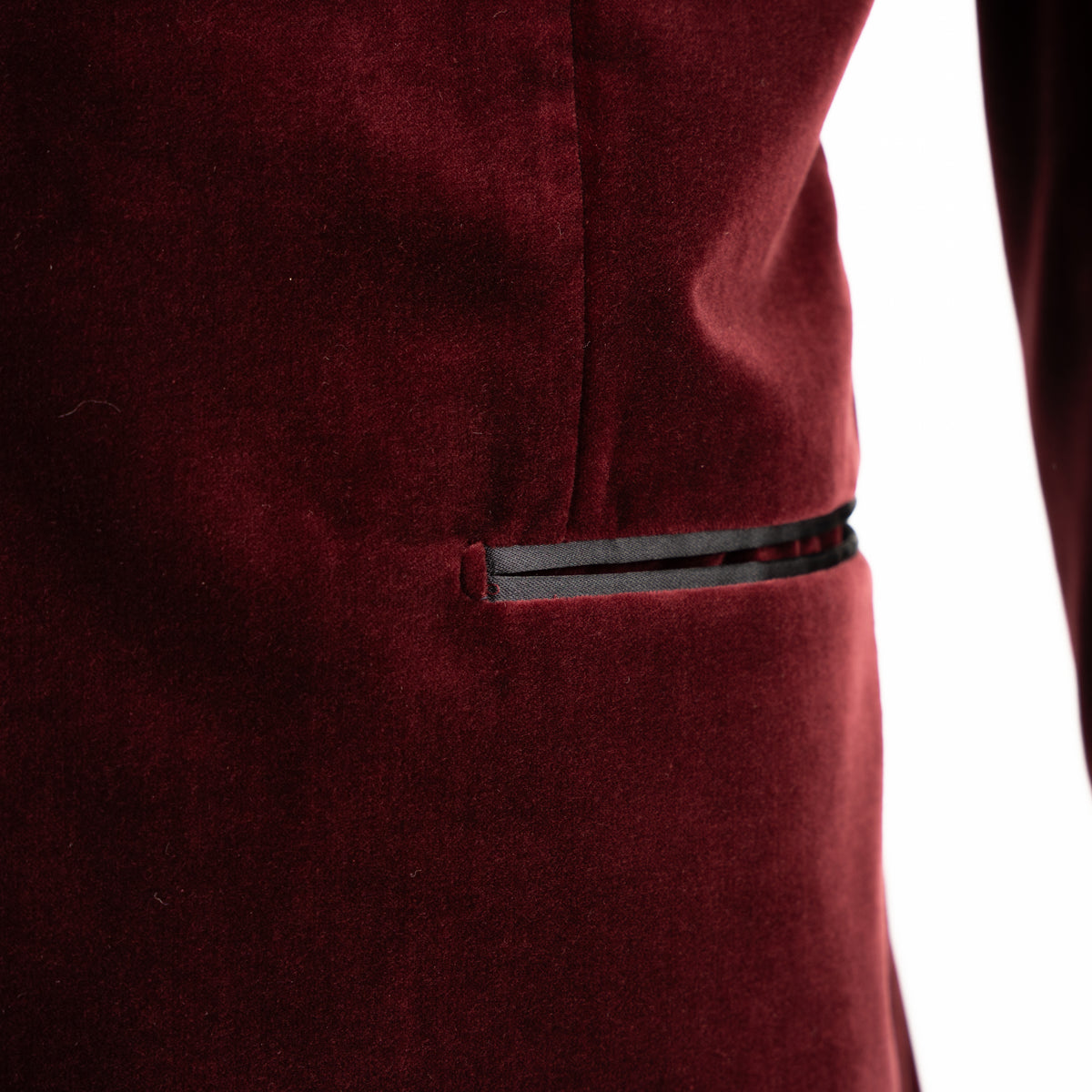 Munro Velvet Colbert Rood | Ariston