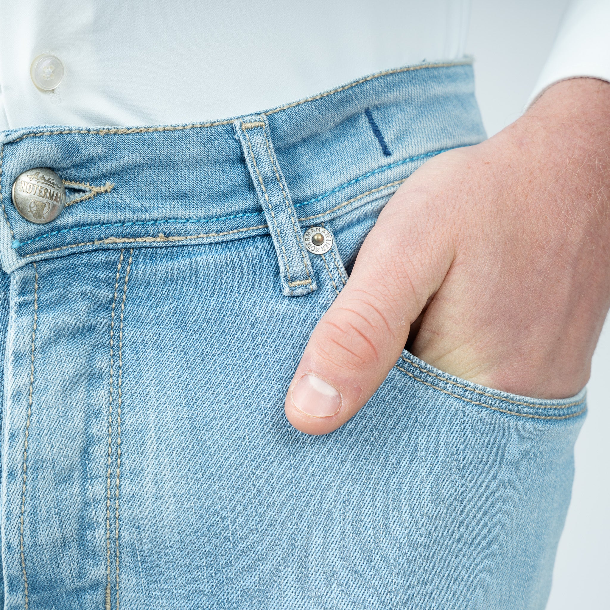 Atelier Noterman Jenas Lichtblauw | Slim Fit