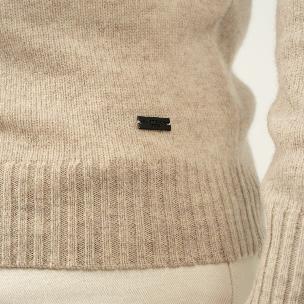 SEVEN DIALS Gebreide Turtleneck Trui Beige | Emsley