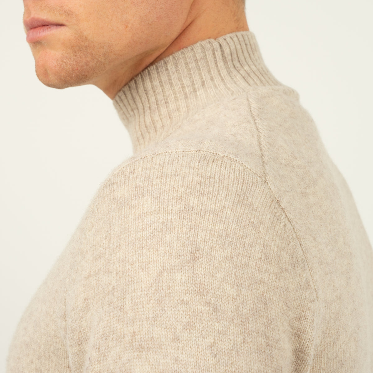 SEVEN DIALS Gebreide Turtleneck Trui Beige | Emsley