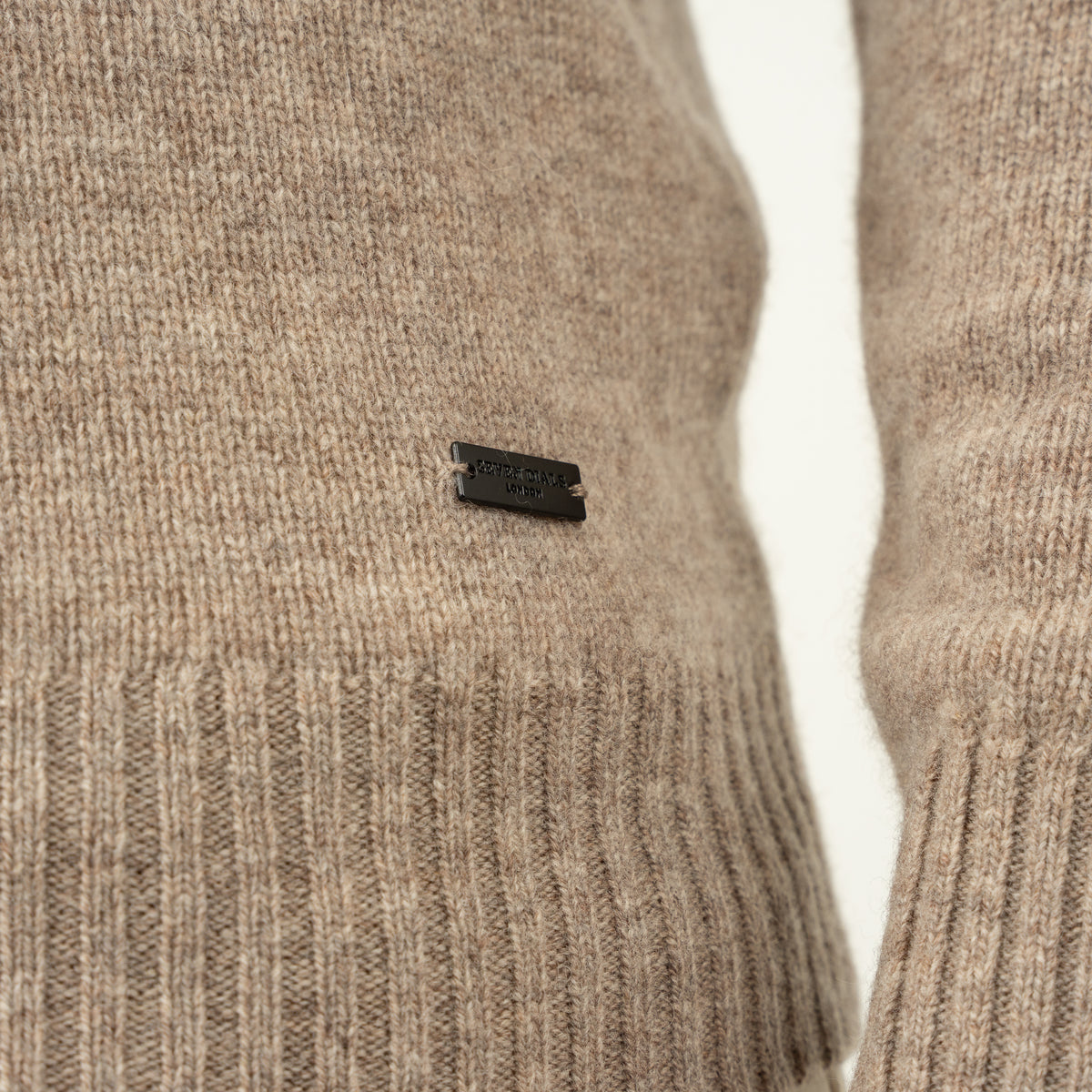 SEVEN DIALS Gebreide Turtleneck Trui Zand | Emsley