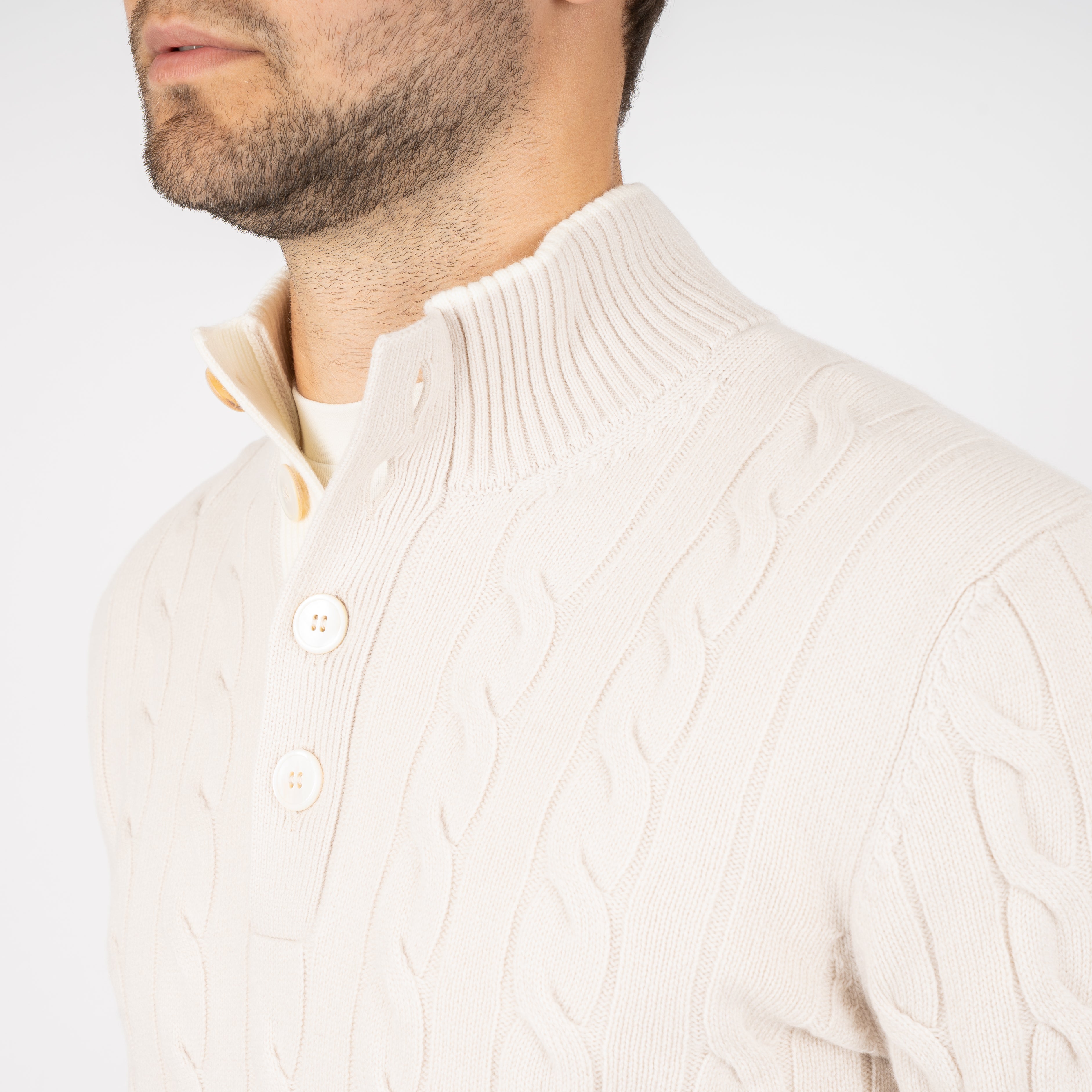 Gran Sasso Gebreide Kabeltrui met Knopenlijst Crème | Cashmere Lana