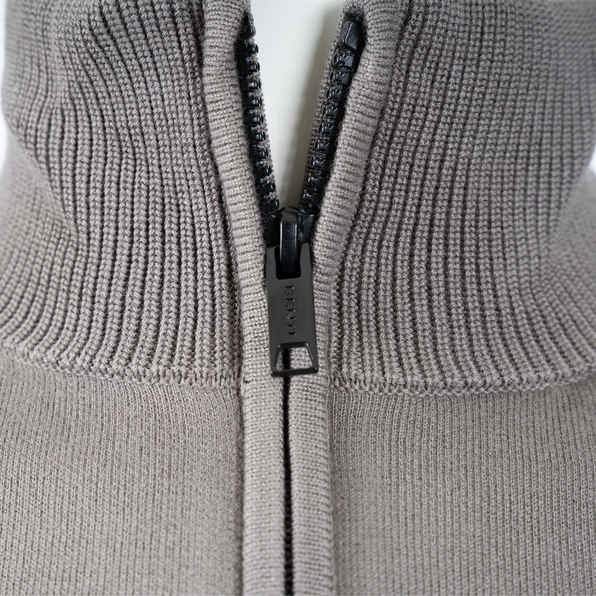 Genti Gebreide Trui met Rits Bruin | Cotton & Nylon