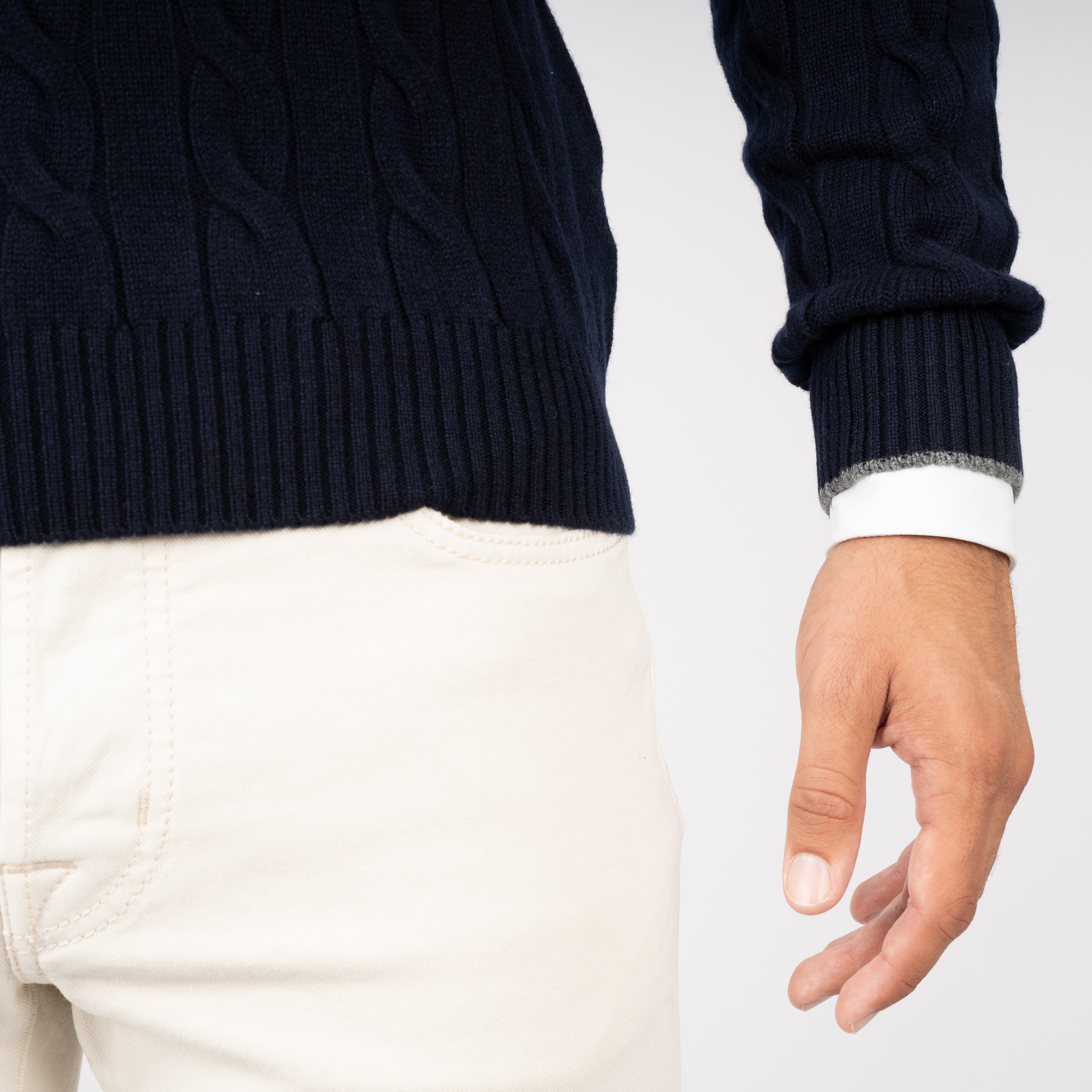 Gran Sasso Gebreide Kabeltrui met Knopenlijst Blauw | Cashmere Lana