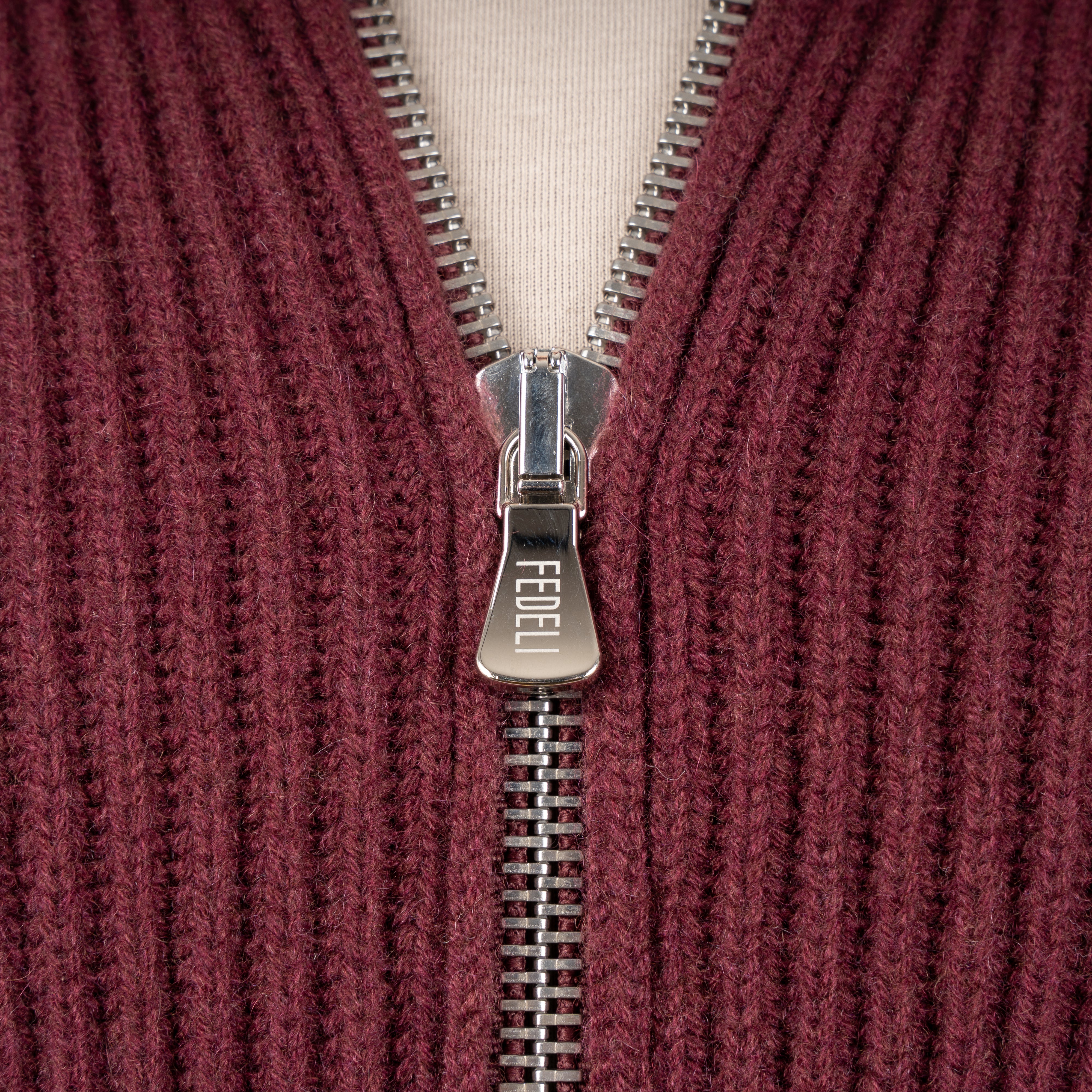 Fedeli Cashmere Vest Bordeaux Rood | Sand Open