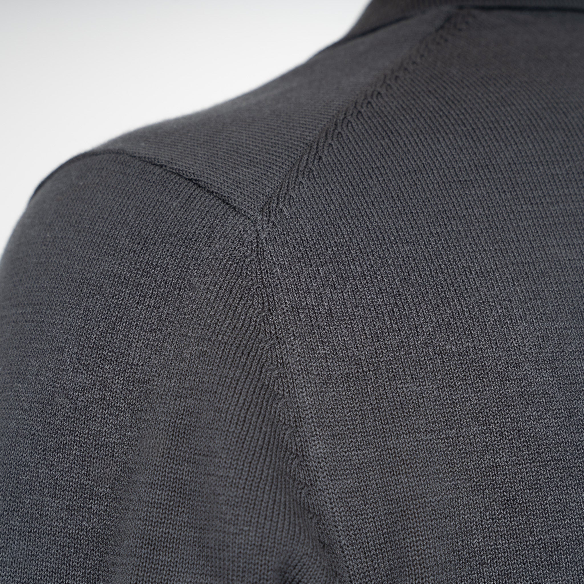 SEVEN DIALS Gebreide Buttonless Polo Antracietgrijs | Dyche