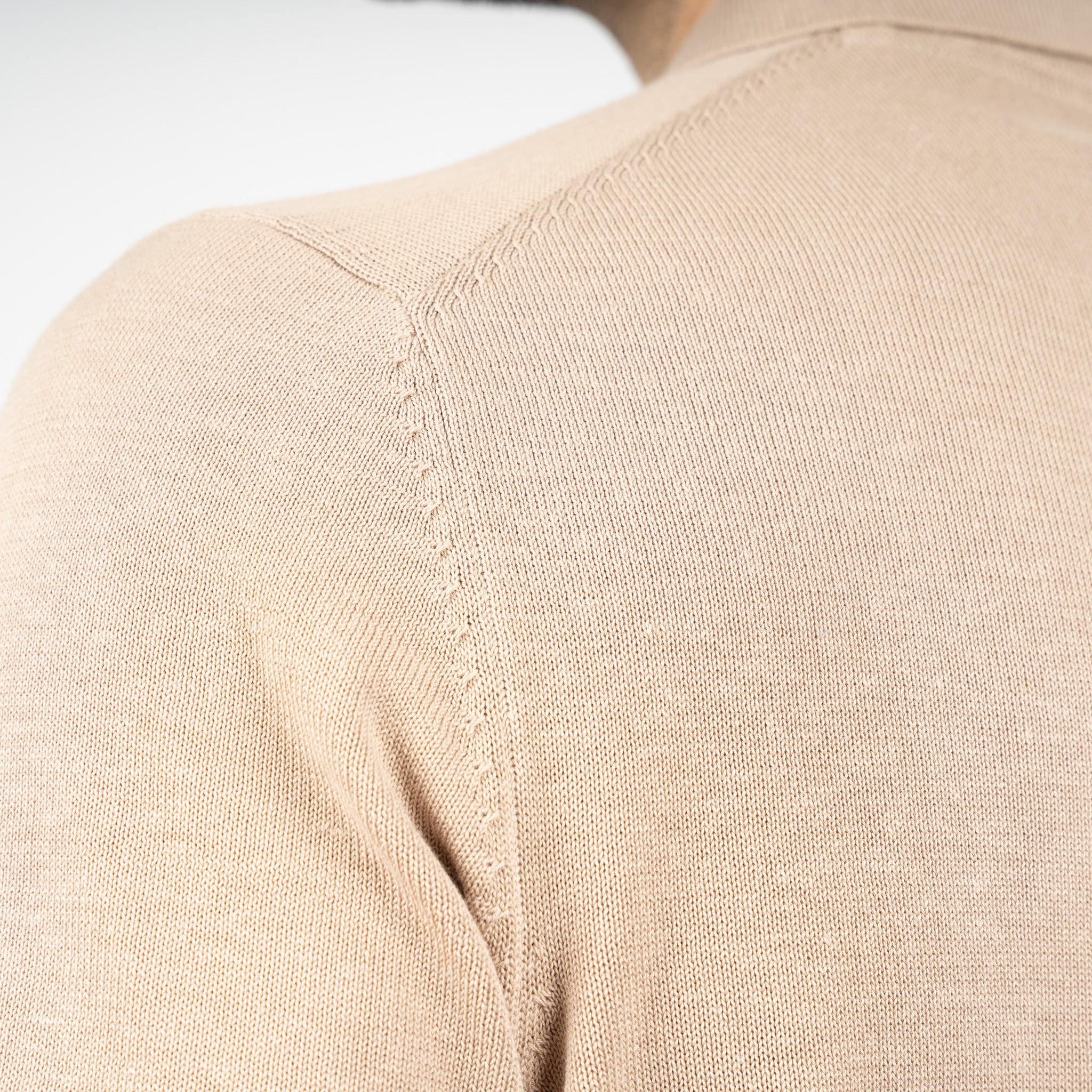 SEVEN DIALS Gebreide Buttonless Polo Zand | Dyche