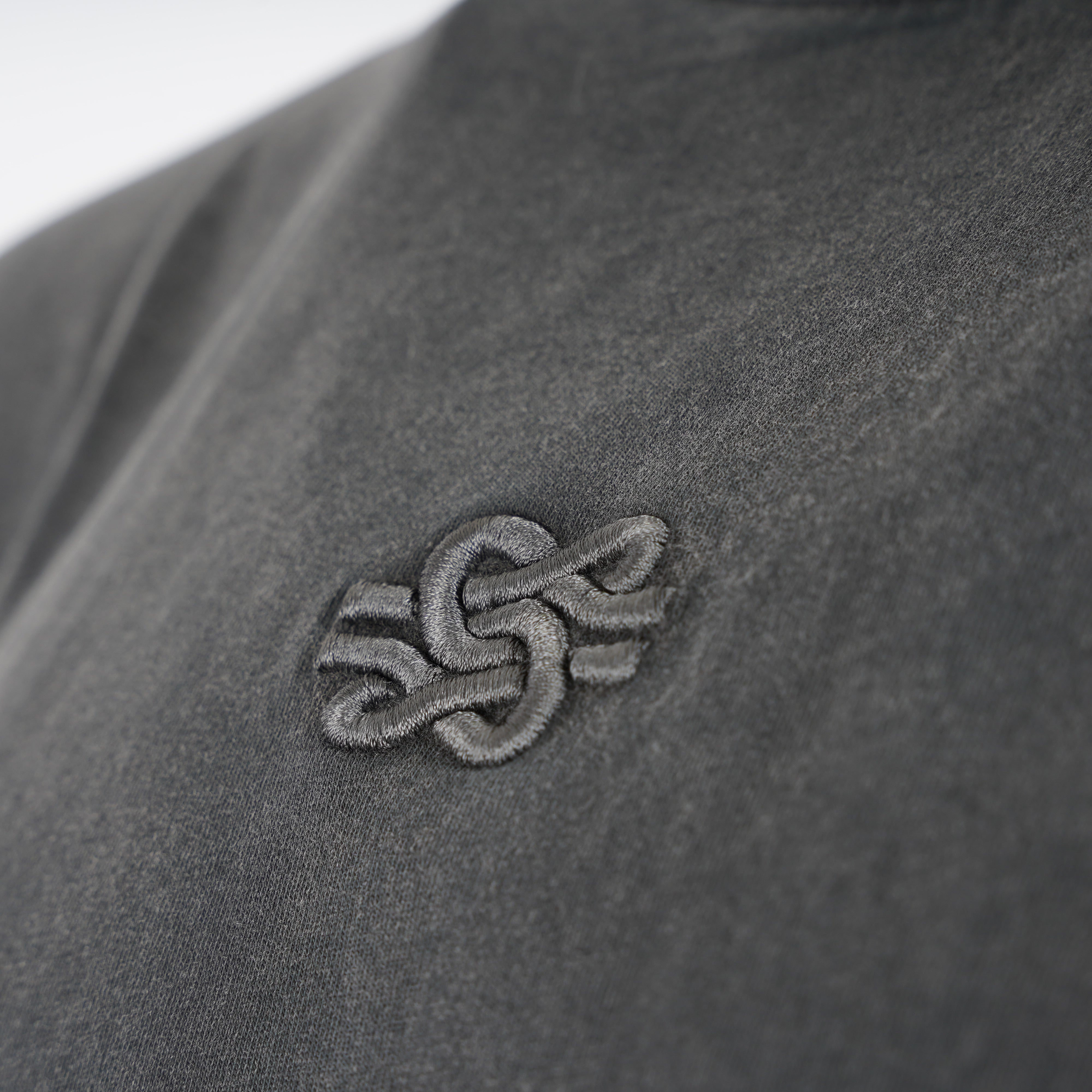 Filling Pieces T-Shirt Verwassen Zwart | Boxy Embroidered