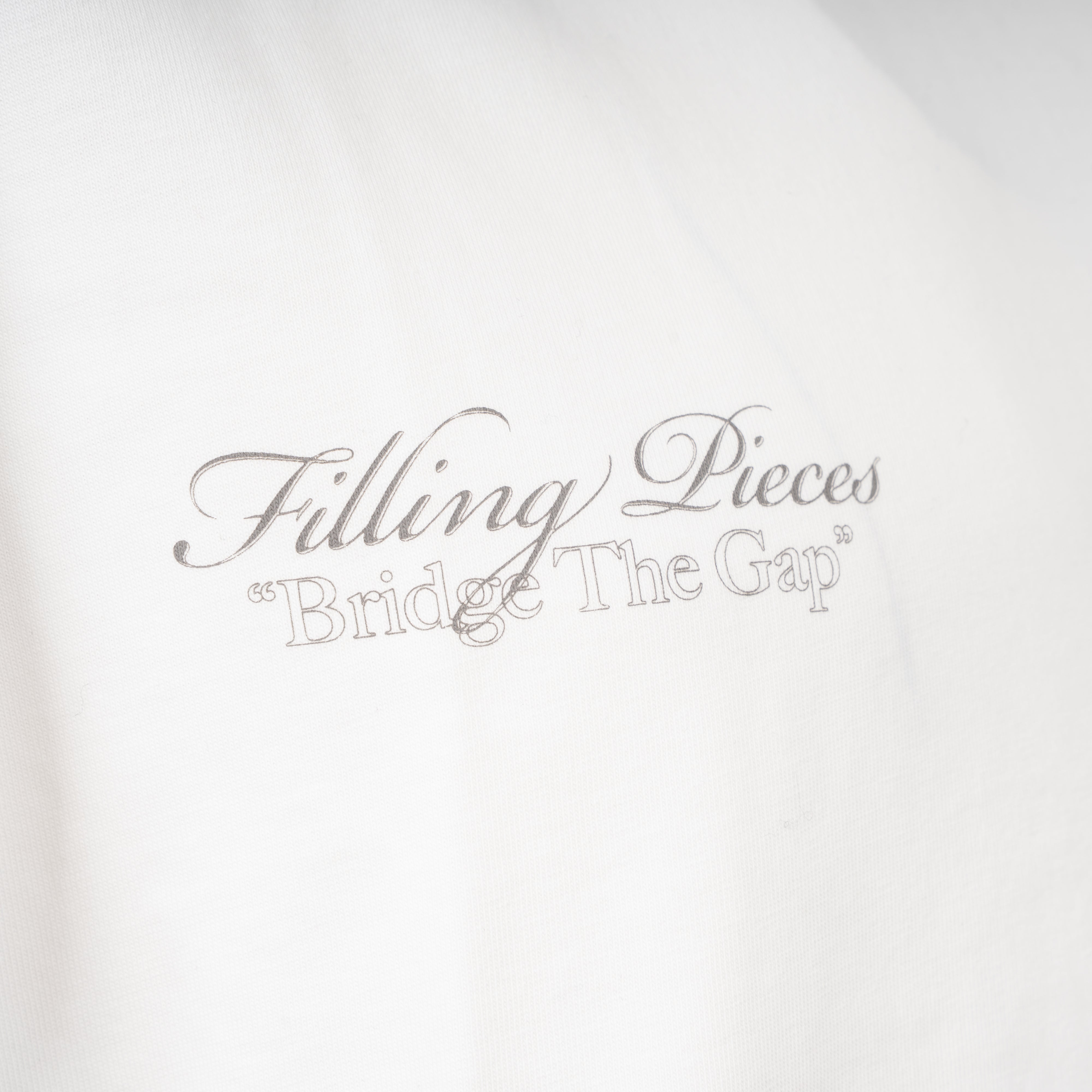 Filling Pieces T-Shirt Backprint Wit | Boxy Bridge The Gap
