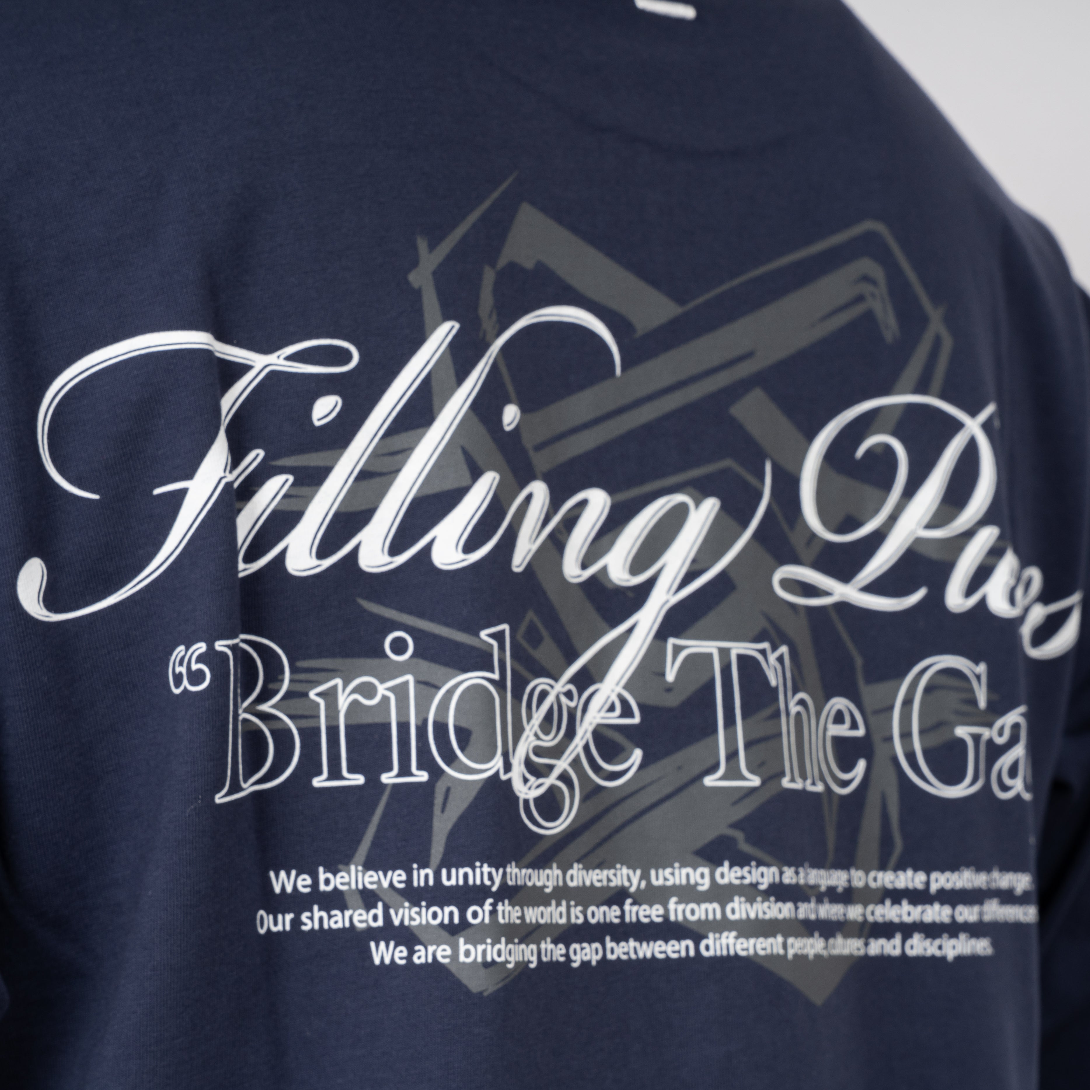 Filling Pieces T-Shirt Backprint Blauw | Boxy Bridge The Gap