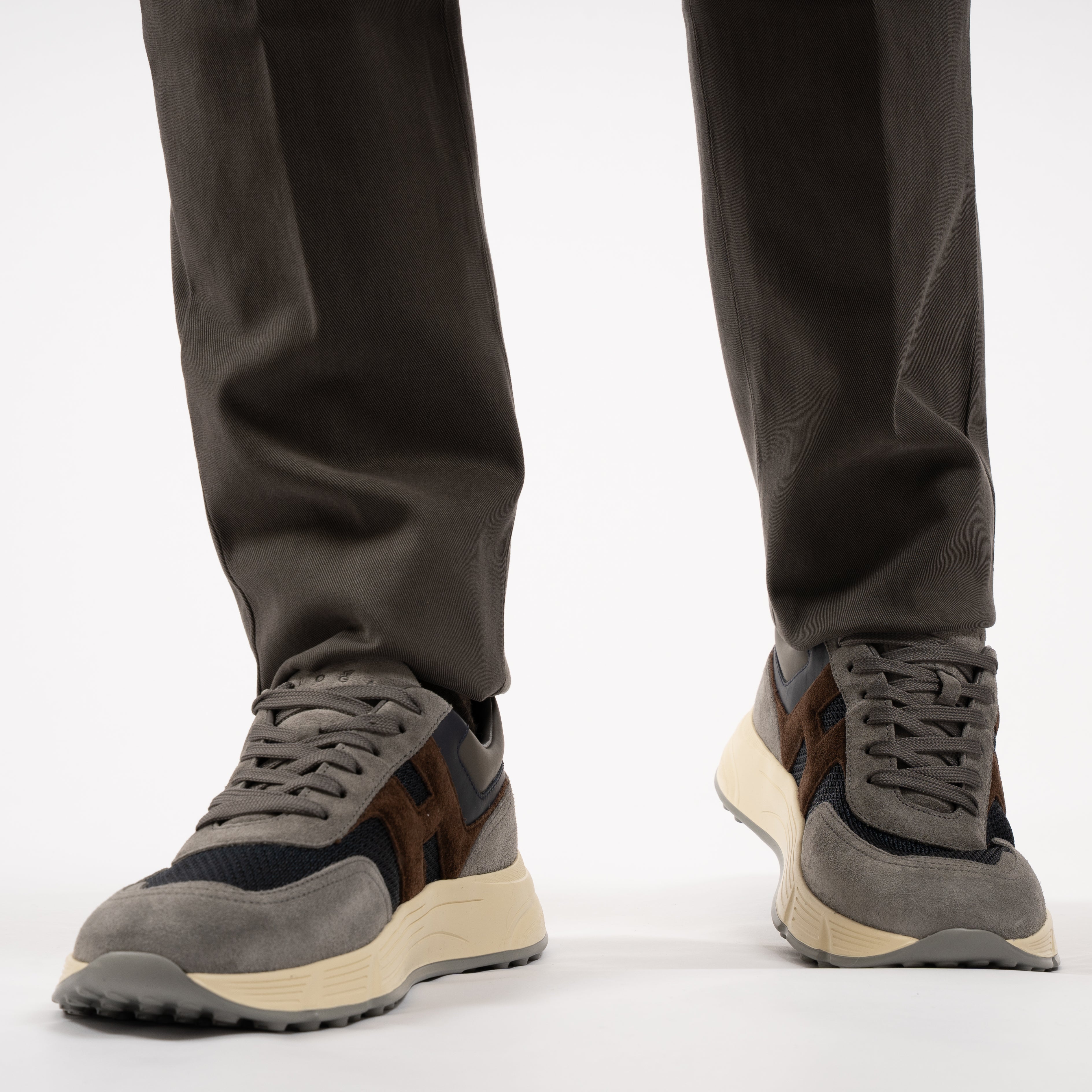 Marco Pescarolo Chino Taupe | Manu
