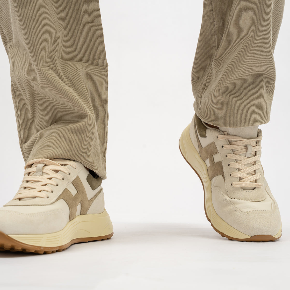 A.P.C. Chino Corduroy Beige | Lawrence