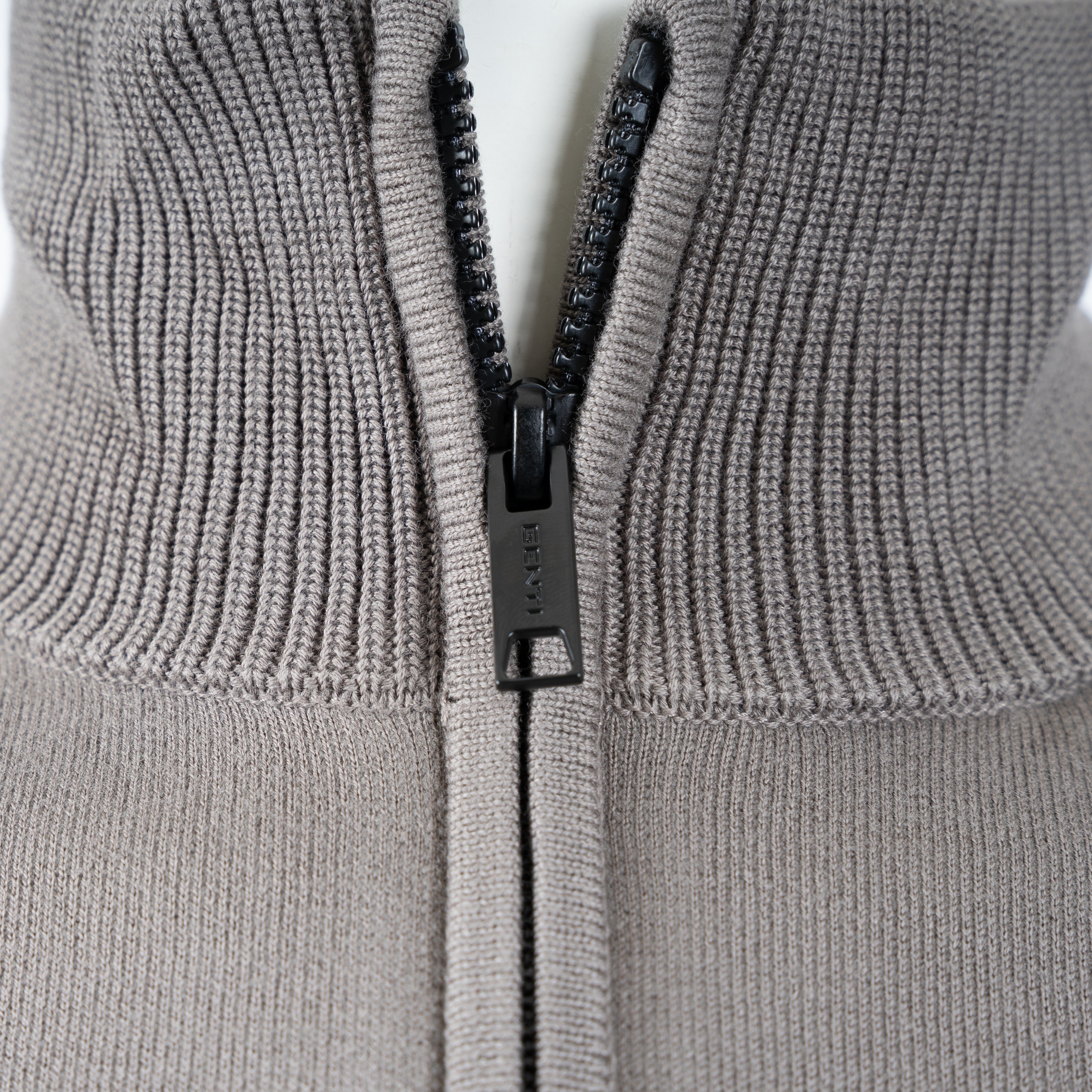 Genti Gebreide Trui met Rits Bruin | Cotton & Nylon