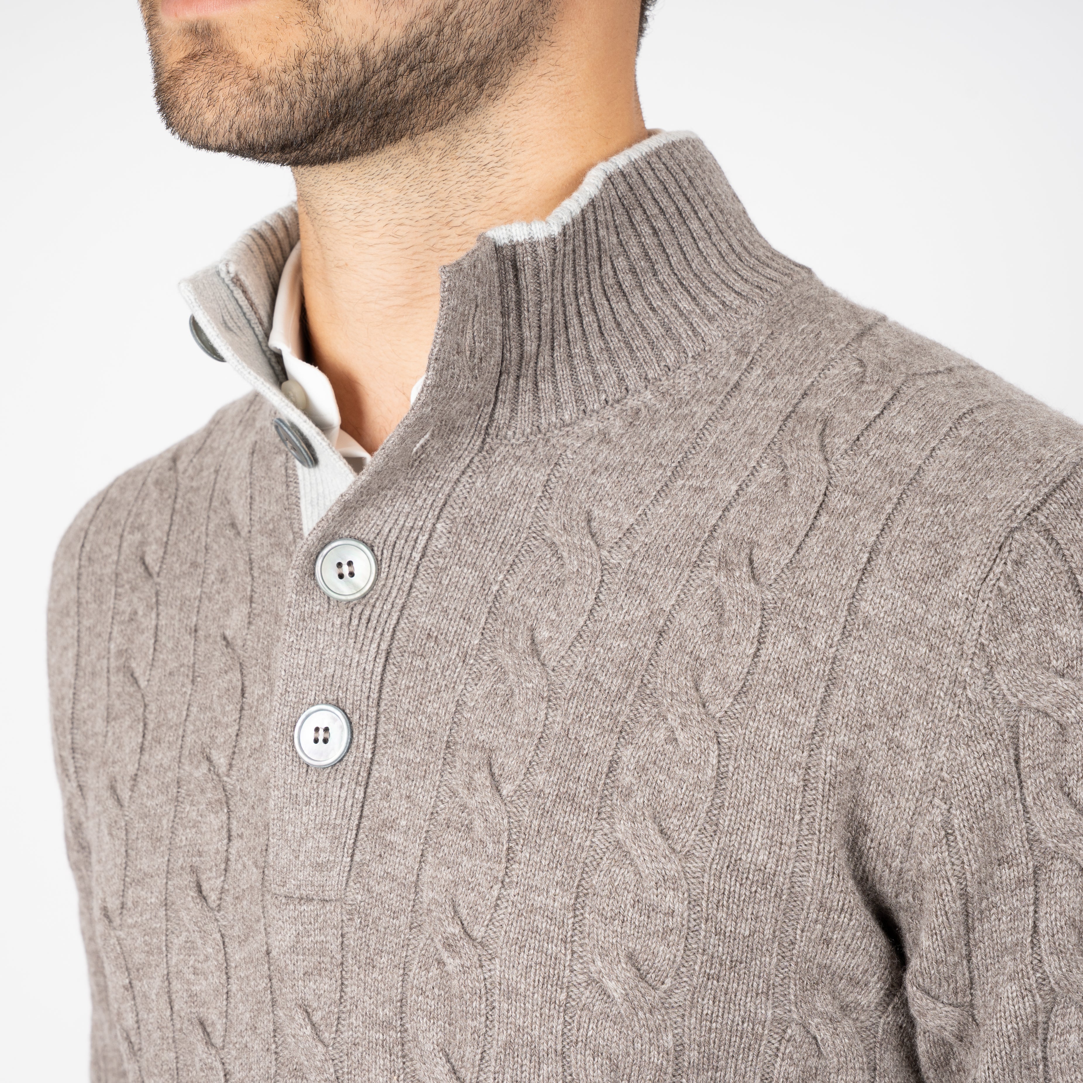 Gran Sasso Gebreide Kabeltrui met Knopenlijst Taupe | Cashmere Lana