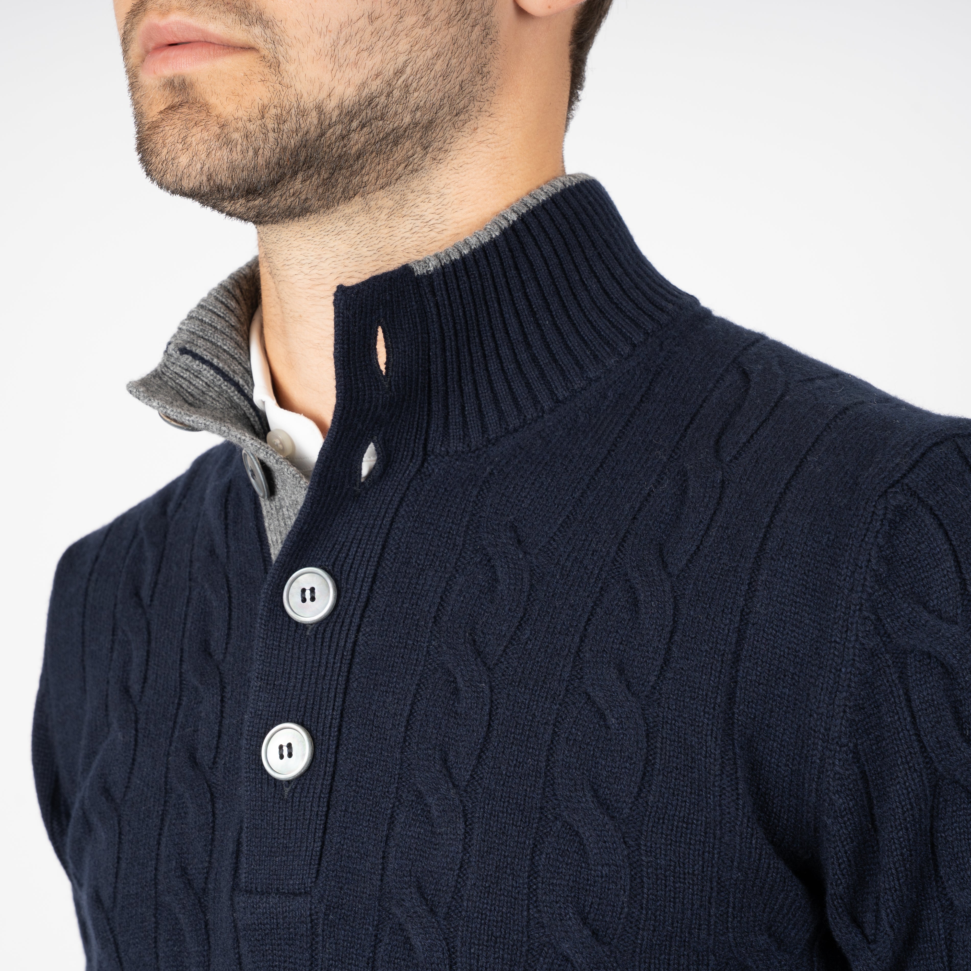 Gran Sasso Gebreide Kabeltrui met Knopenlijst Blauw | Cashmere Lana