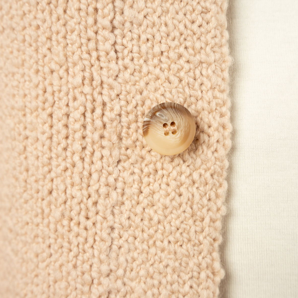 Gran Sasso Gebreid Knoopvest Beige