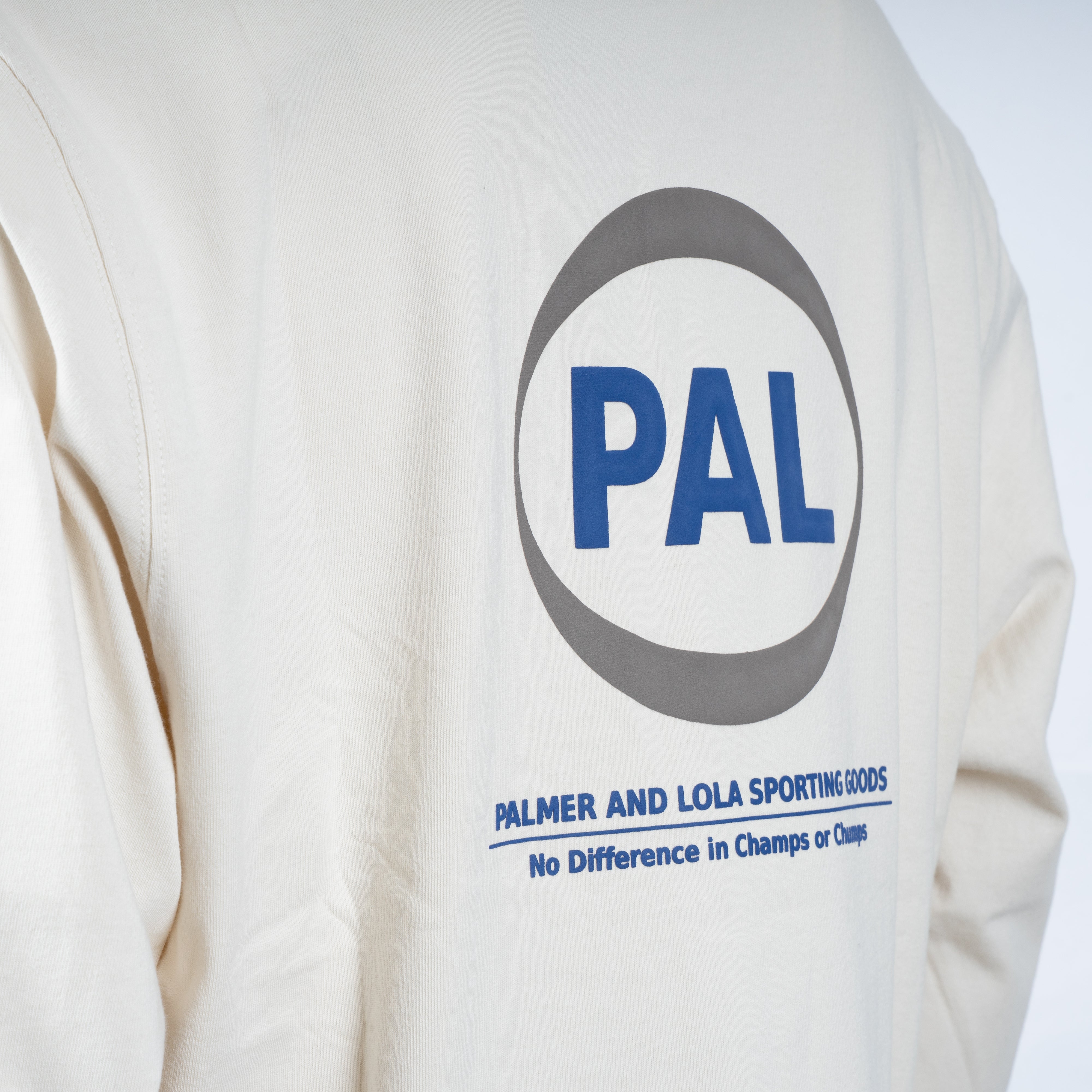 Pal Sporting Goods Longsleeve Backprint Crème | Pre Game