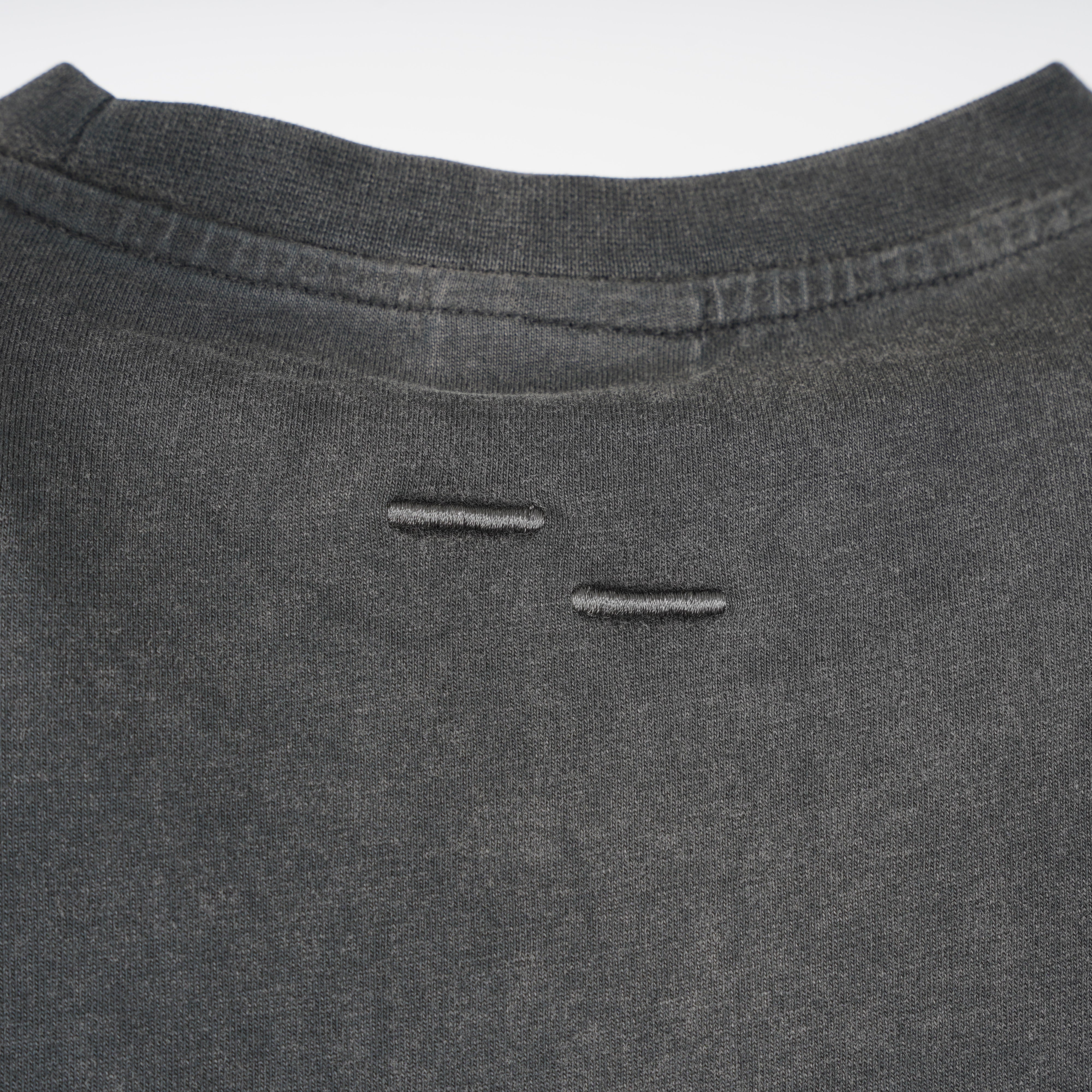 Filling Pieces T-Shirt Verwassen Zwart | Boxy Embroidered
