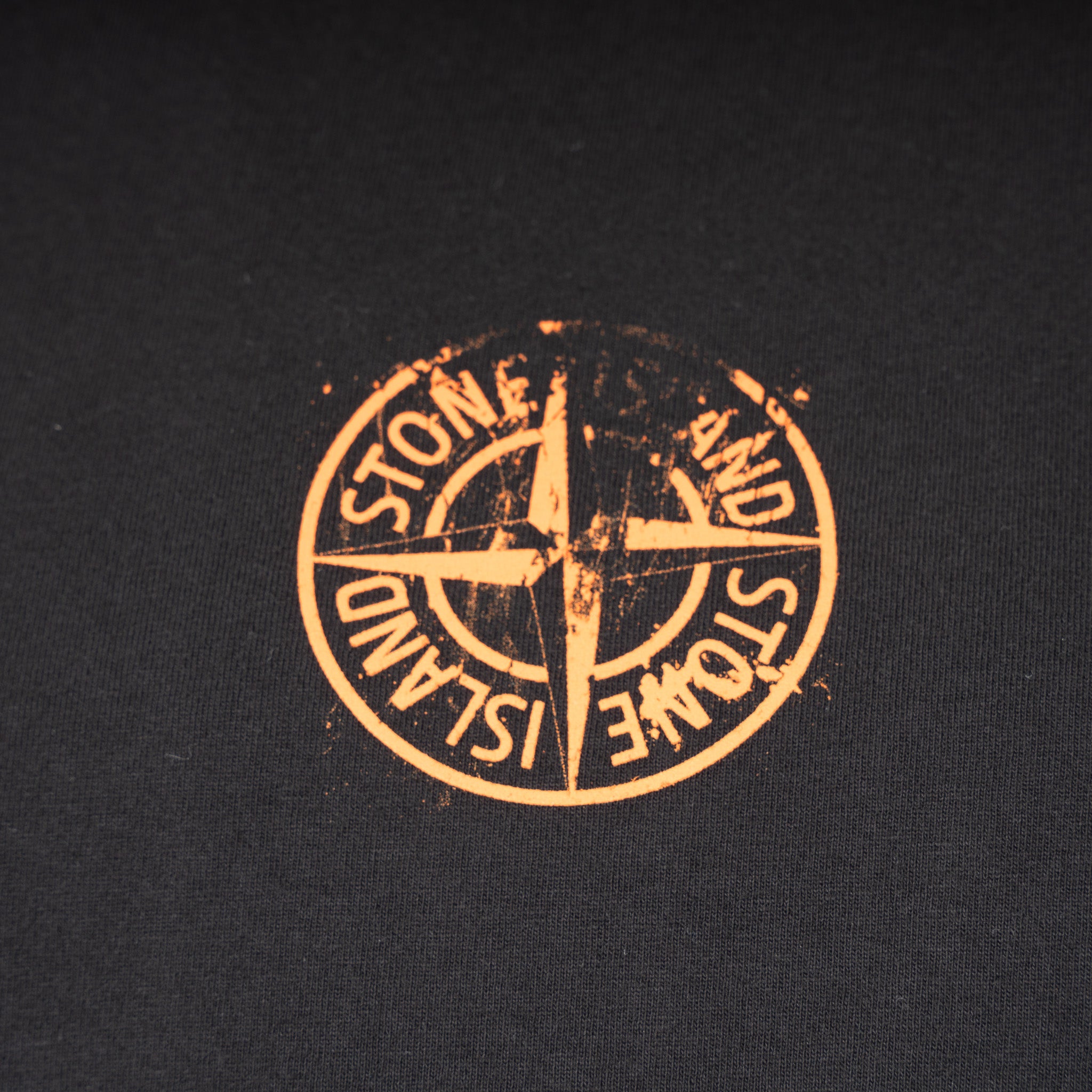 Stone Island T-Shirt Backprint Zwart | Vertical Placement Print