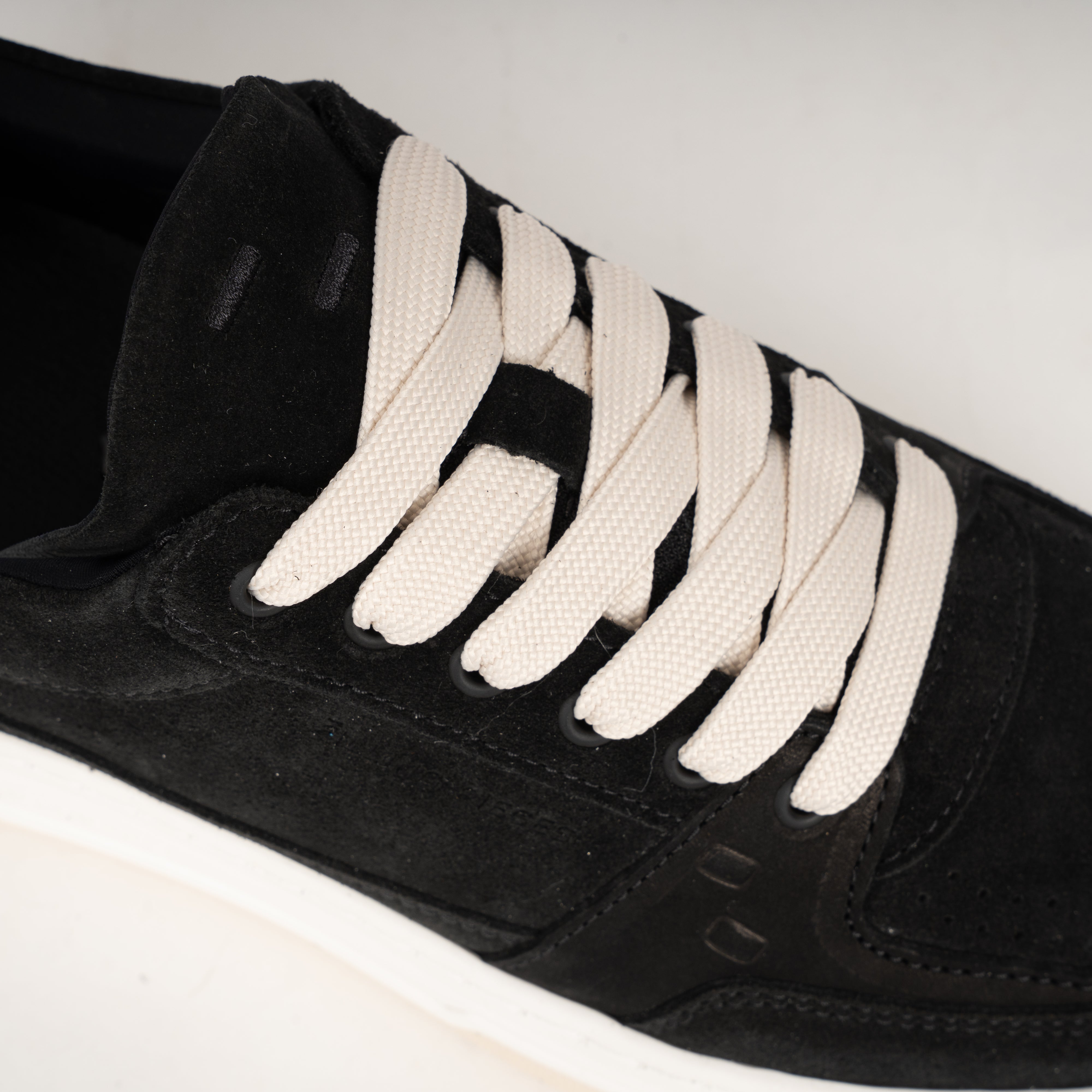 Filling Pieces Sneakers Zwart | Low Vise Suede