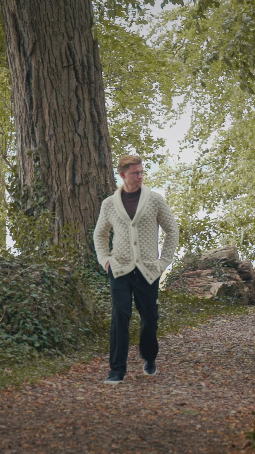Outfit 16 – Off-white Gran Sasso knoopvest met camel Gran Sasso coltrui en Axel Arigato sneakers – video